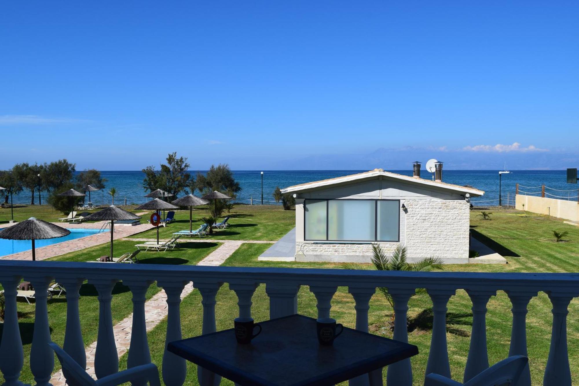 S&C Kosmos Beach Resort Roda  Exterior photo