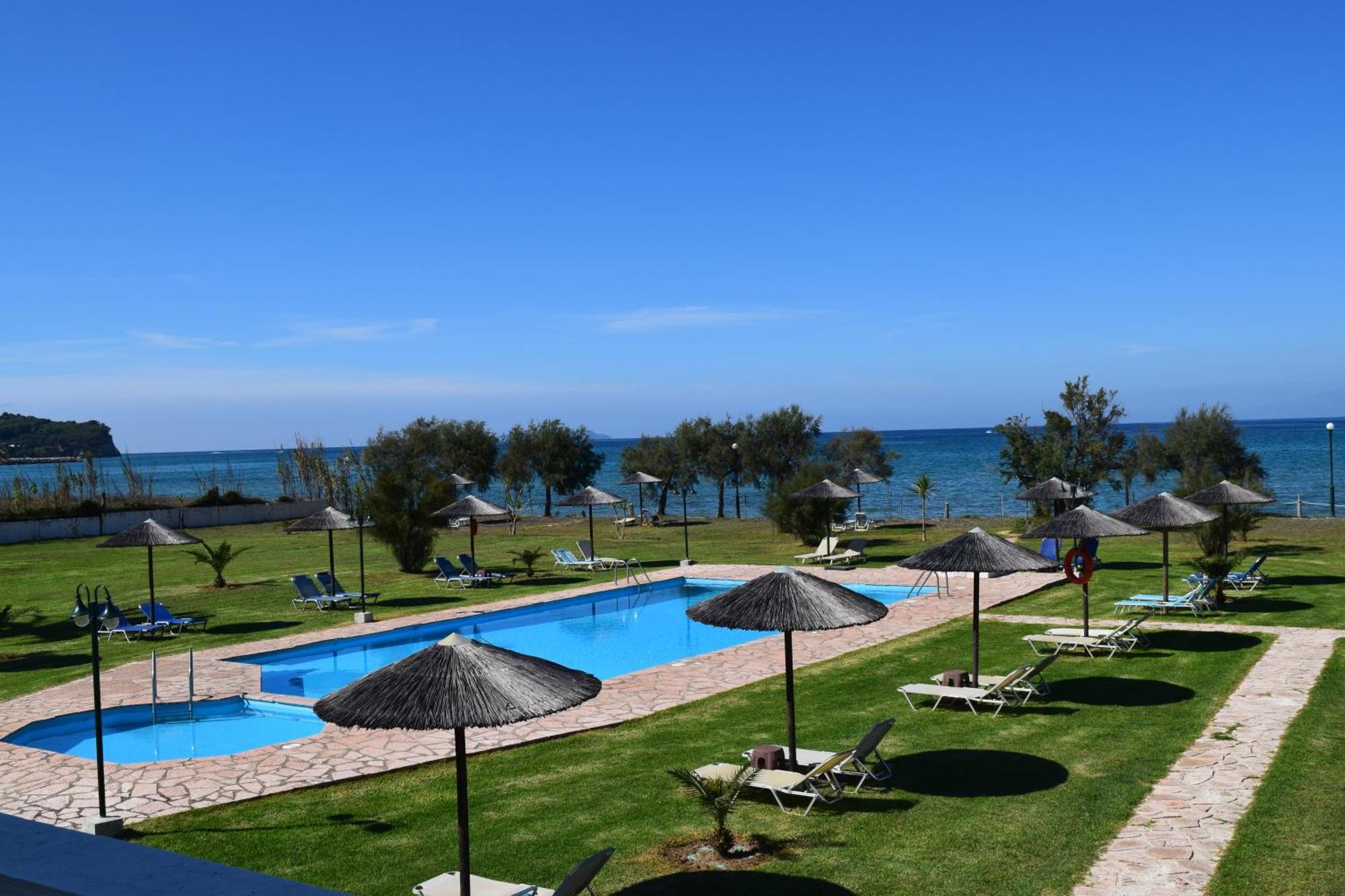 S&C Kosmos Beach Resort Roda  Exterior photo